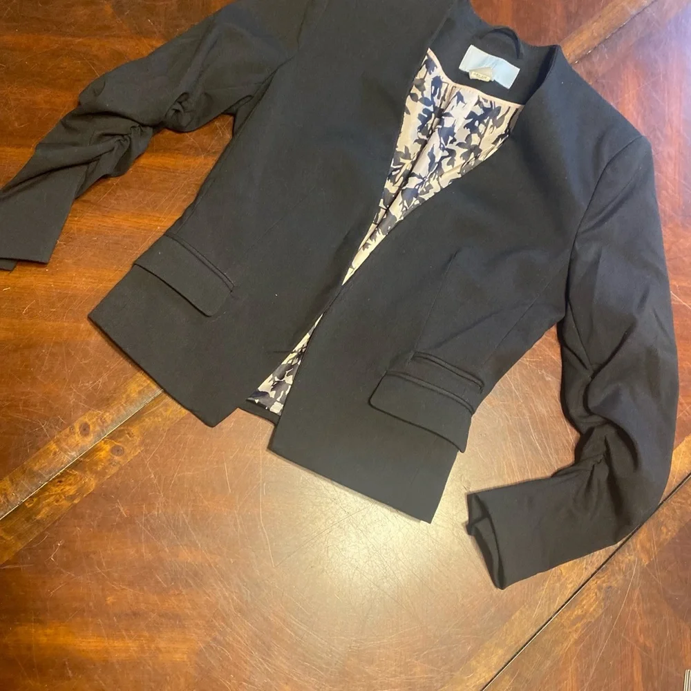 H&M Black Women's Blazer with Patterned Lining - Picture 2 of 3